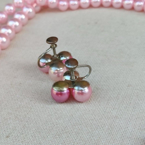 Vintage Japanese pink pearl necklace & earrings set - Picture 6 of 6
